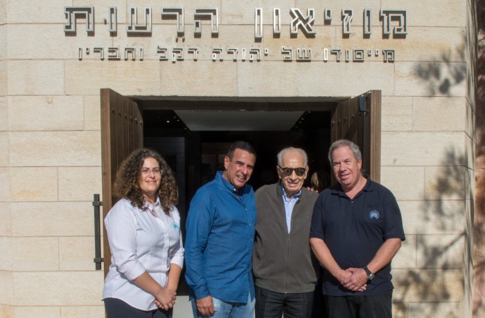 שמעון פרס