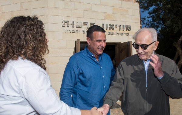 שמעון פרס
