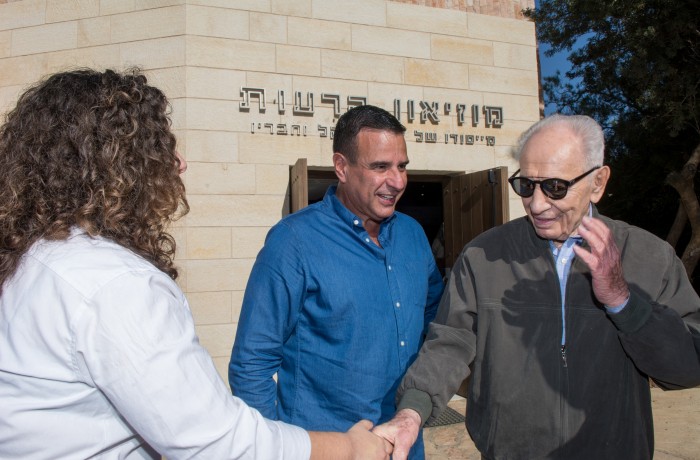 שמעון פרס