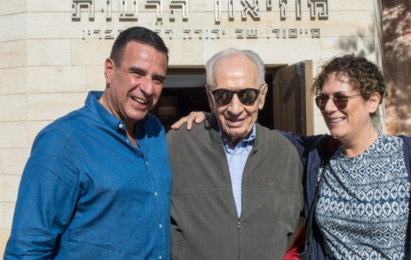 שמעון פרס